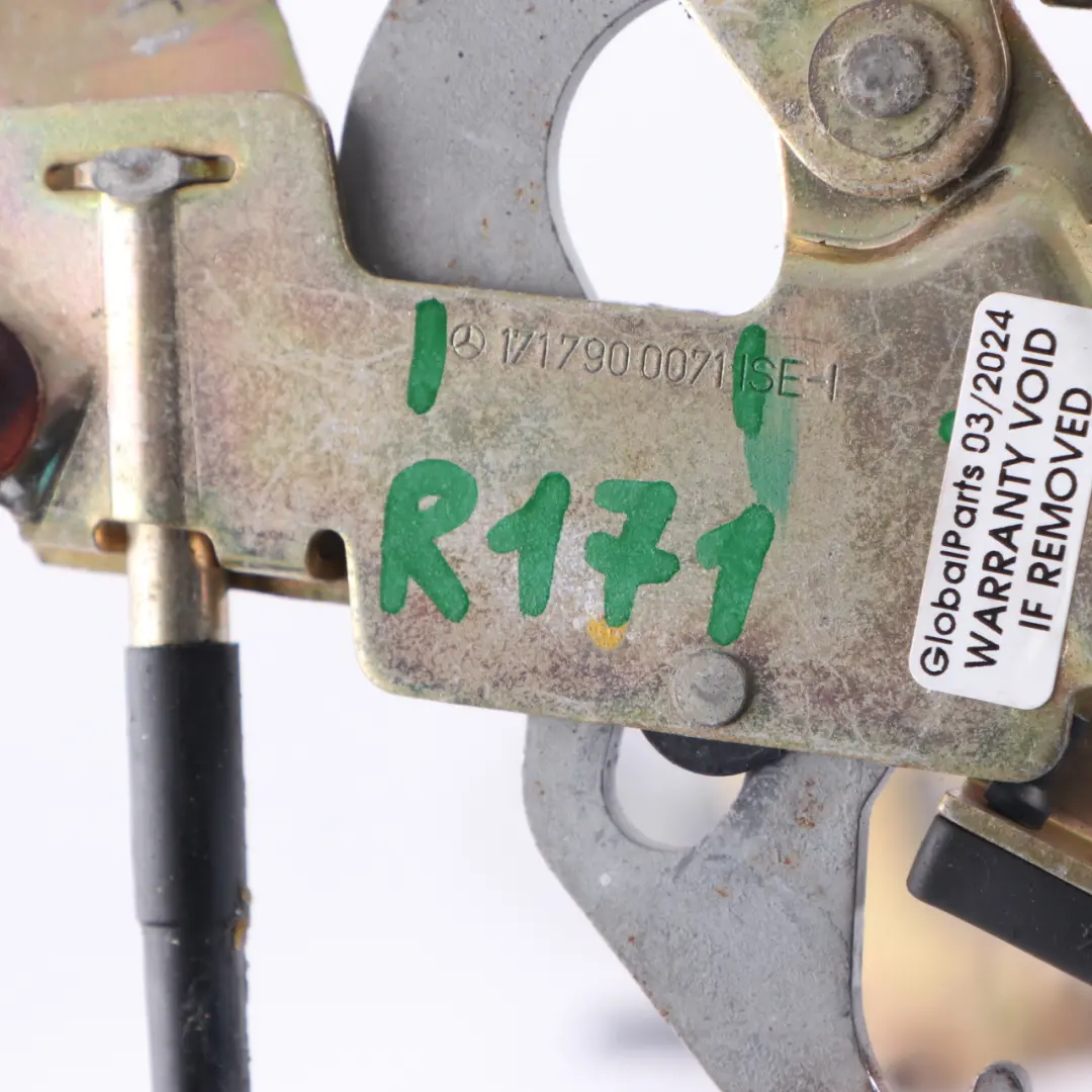 Lock Mercedes SLK R171 Roadster Vario Roof Front Lock Mechanism Set to with Part number A1717900071 Lock Mercedes SLK R171 Roadster Vario Roof Front Lock Mechanism Set - SKU A1717900071-1 - Part number A1717900071