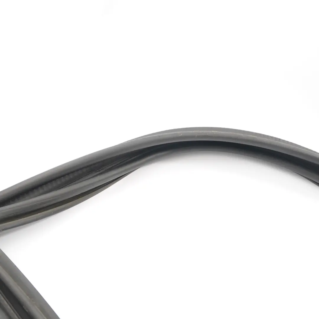 Heckscheiben abdichtung oben Dichtung Gummi für Mercedes SLK R171 mit Teilenummer A1717900098 Mercedes SLK R171 Heckscheiben abdichtung oben Dichtung Gummi - SKU A1717900098 - Teilenummer A1717900098