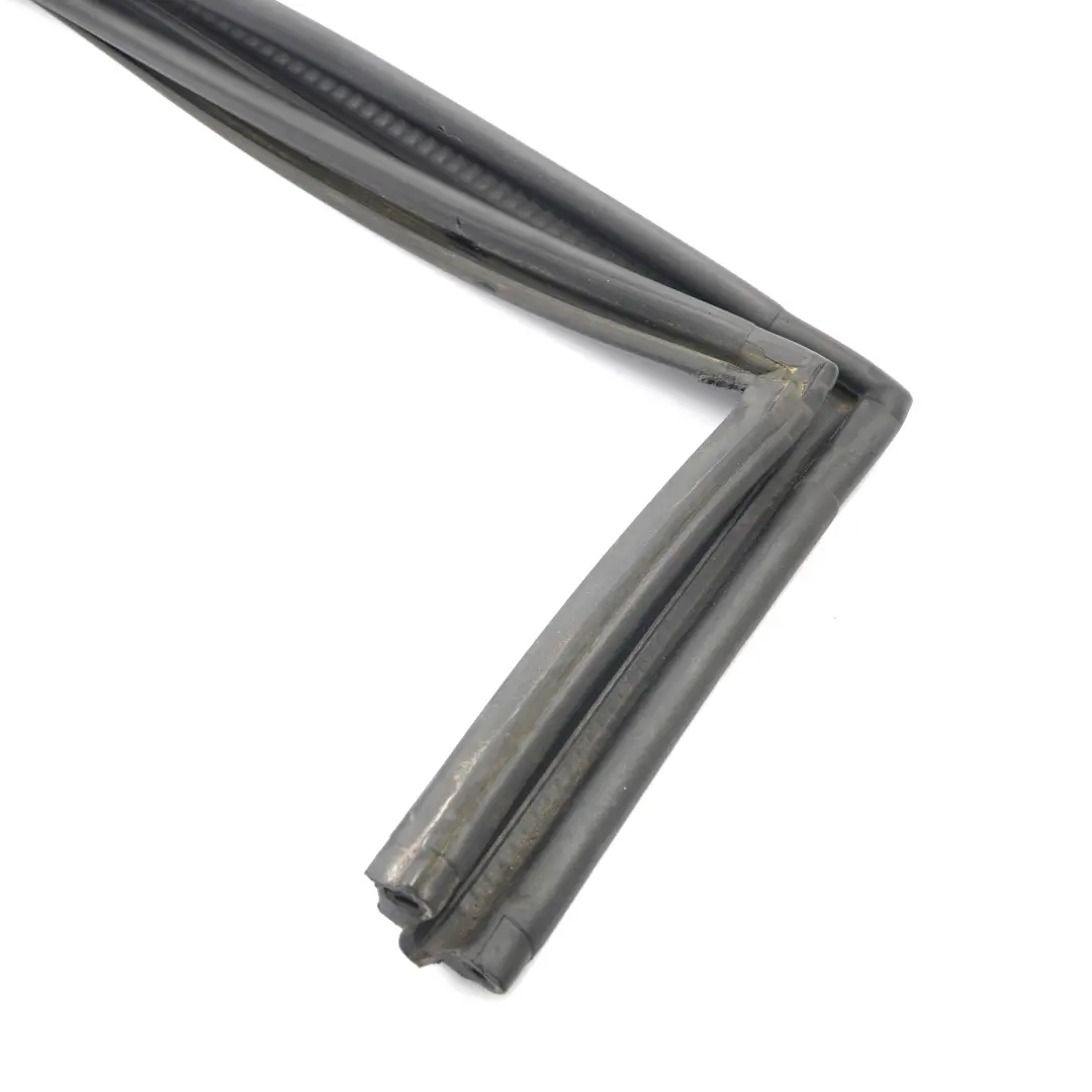 lunotto posteriore guarnizione superiore in gomma per Mercedes SLK R171 con numero di parte A1717900098 Mercedes SLK R171 lunotto posteriore guarnizione superiore in gomma - SKU A1717900098 - Numero di parte A1717900098