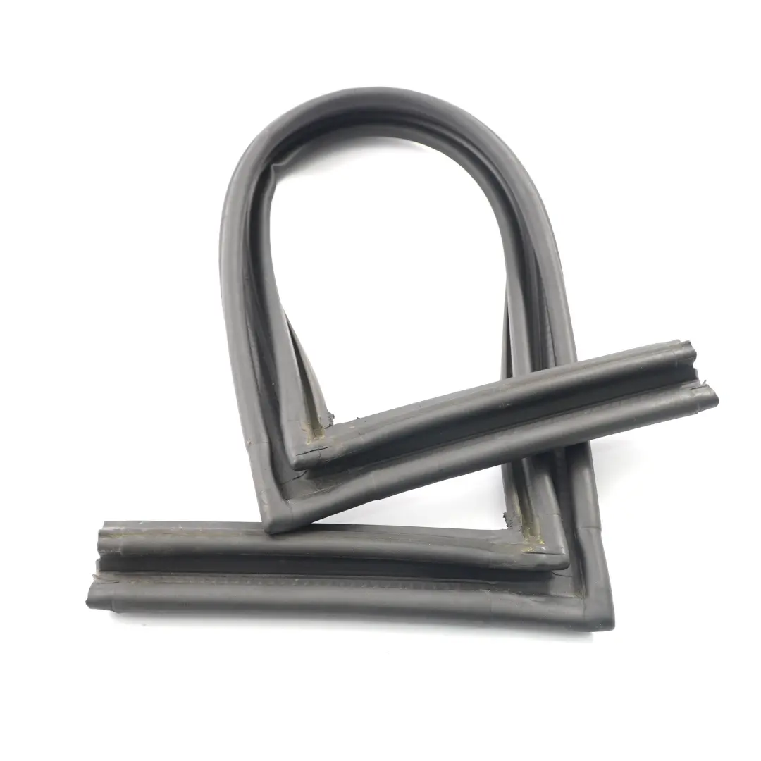 Ventana trasera de sellado superior del sello goma para Mercedes SLK R171 con número de pieza A1717900098 Mercedes SLK R171 Ventana trasera de sellado superior del sello goma - SKU A1717900098 - Número de pieza A1717900098