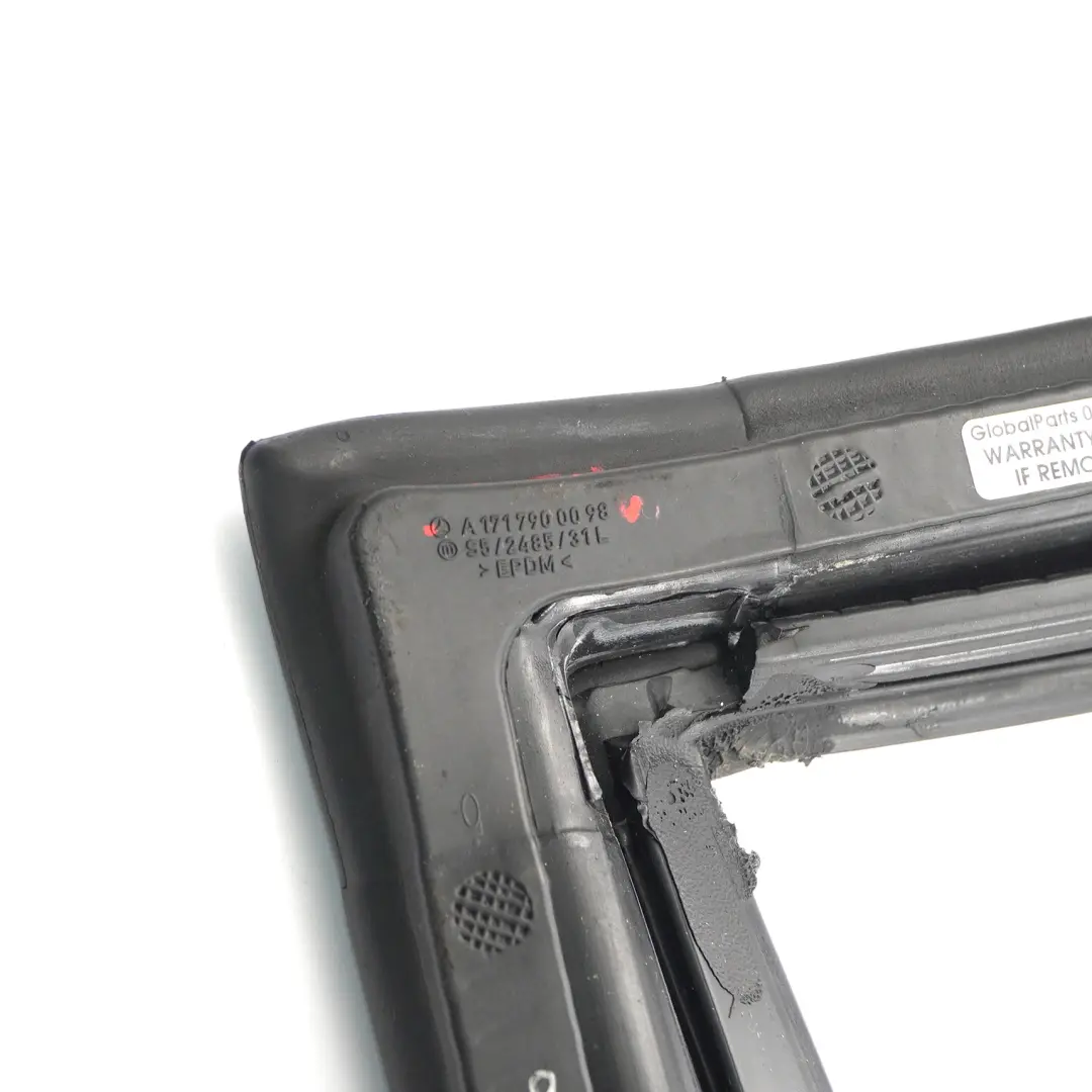 Uszczelka Tylnej Szyby Górna do Mercedes SLK R171 o numerze A1717900098 Mercedes SLK R171 Uszczelka Tylnej Szyby Górna - SKU A1717900098 - Numer Części A1717900098