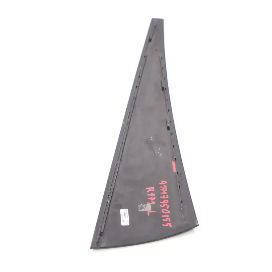 Osłona Słupka C Lewa Tylna Czarna do Mercedes R171 o numerze A1717950155 Mercedes R171 Osłona Słupka C Lewa Tylna Czarna - SKU A1717950155 - Numer Części A1717950155
