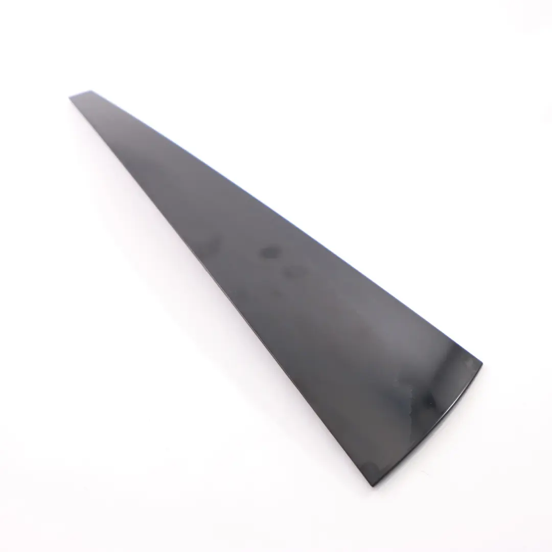 C-Pillar Colonna Coperchio del pannello Destra Nero per Mercedes R171 con numero di parte A1717950255 Mercedes R171 C-Pillar Colonna Coperchio del pannello Destra Nero - SKU A1717950255 - Numero di parte A1717950255