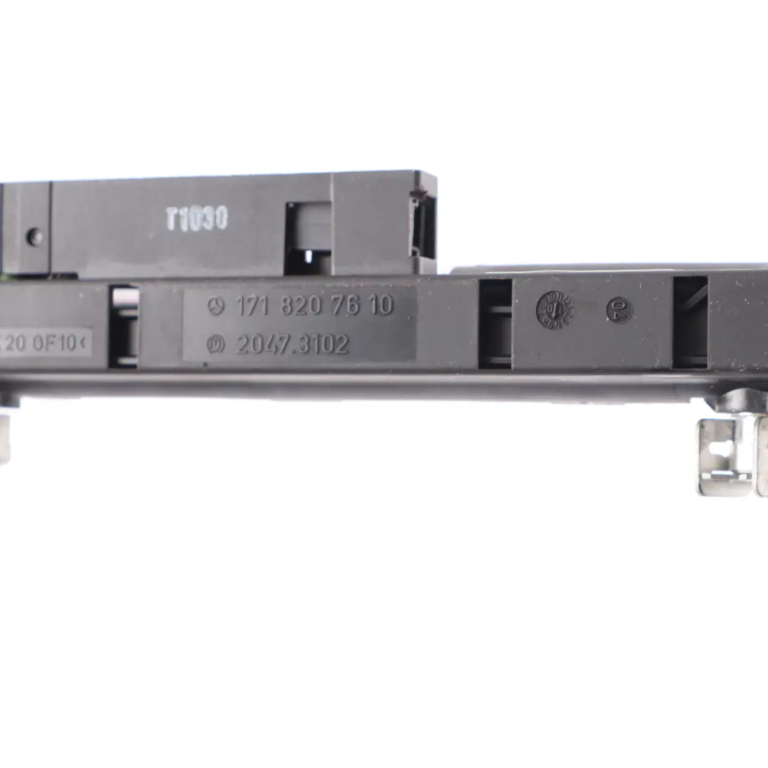 Cylindre hydraulique toit Couvercle coffre droit pour Mercedes SLK R171 à propos du numéro de pièce A1718000672 Mercedes SLK R171 Cylindre hydraulique toit Couvercle coffre droit - SKU A1718000672 - Numéro de pièce A1718000672