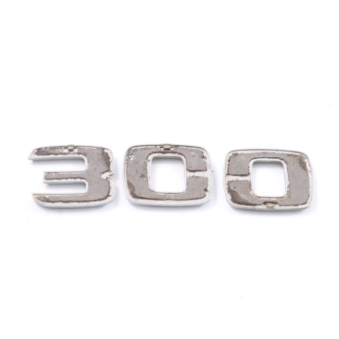 Emblemat Napis Klapy Bagażnika do Mercedes R171 SLK 300 o numerze A1718170315 Mercedes R171 SLK 300 Emblemat Napis Klapy Bagażnika - SKU A1718170315 - Numer Części A1718170315