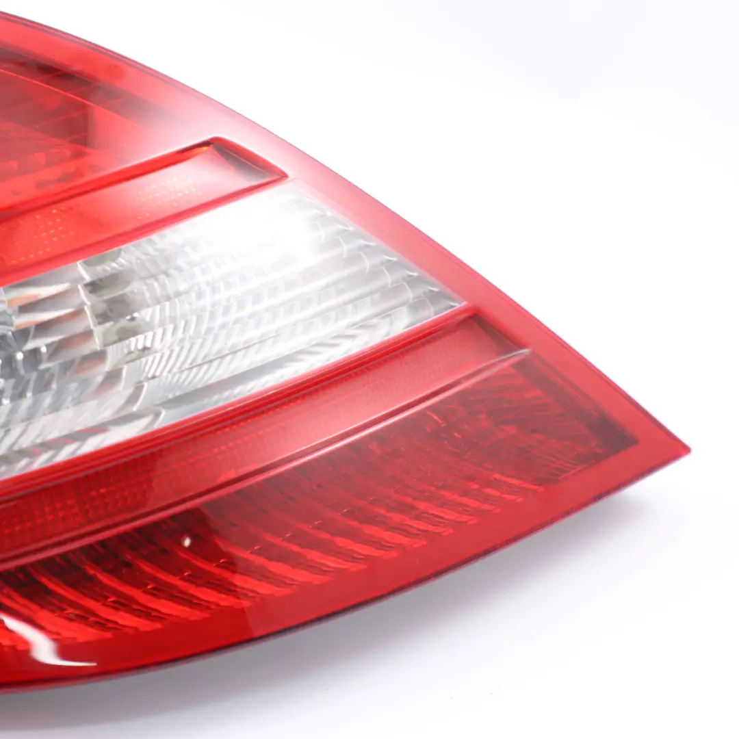 Lampa Lewo Tył do Mercedes SLK R171 o numerze A1718200164 Mercedes SLK R171 Lampa Lewo Tył - SKU A1718200164 - Numer Części A1718200164