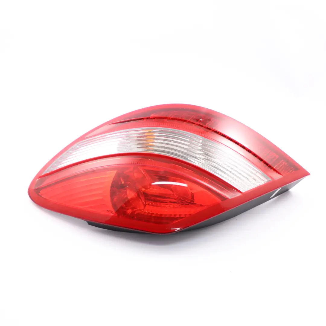 Feu Arrière Droit Feu Arrière Latéral pour Mercedes SLK R171 à propos du numéro de pièce A1718200264 Mercedes SLK R171 Feu Arrière Droit Feu Arrière Latéral - SKU A1718200264 - Numéro de pièce A1718200264