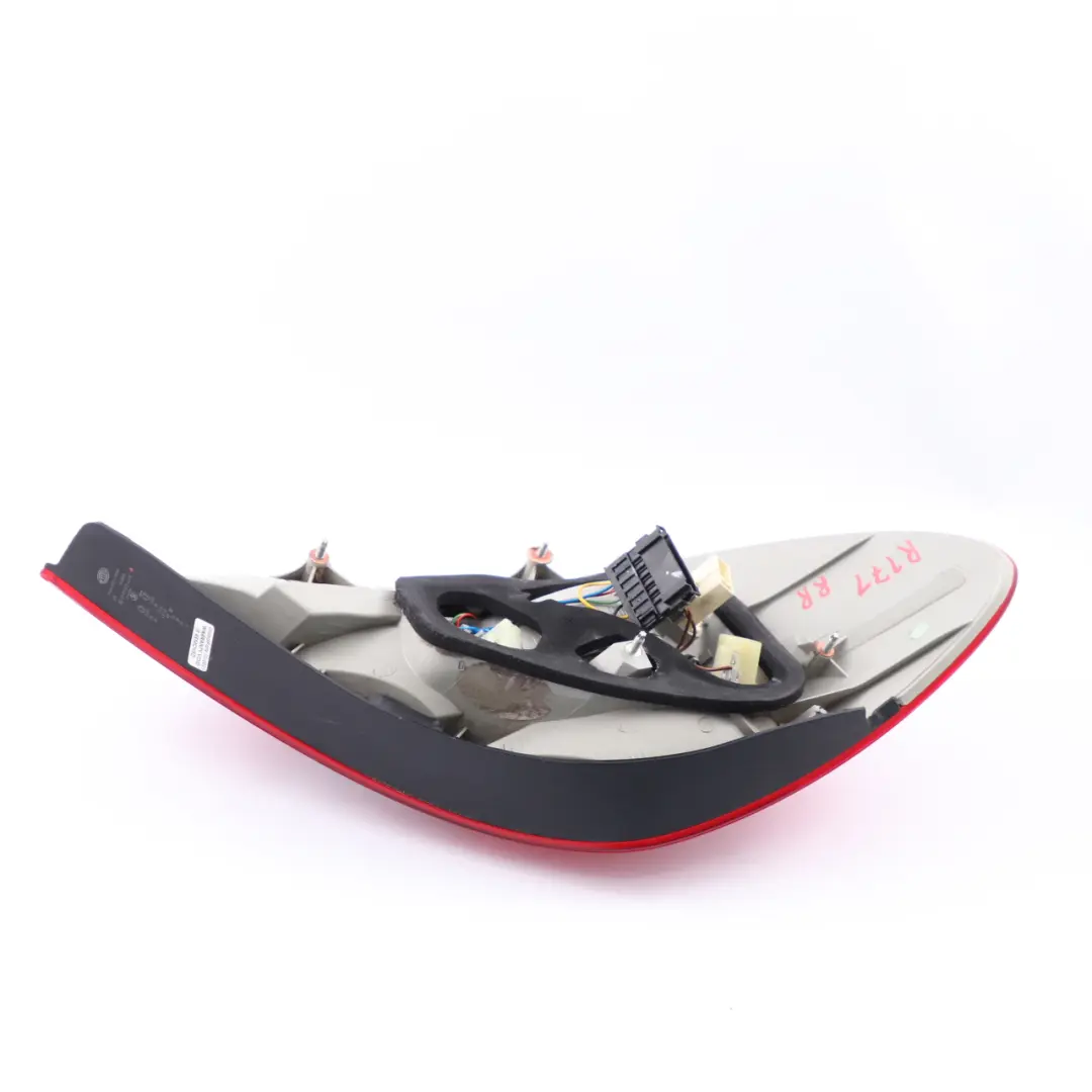 Feu Arrière Droit Feu Arrière Latéral pour Mercedes SLK R171 à propos du numéro de pièce A1718200264 Mercedes SLK R171 Feu Arrière Droit Feu Arrière Latéral - SKU A1718200264 - Numéro de pièce A1718200264