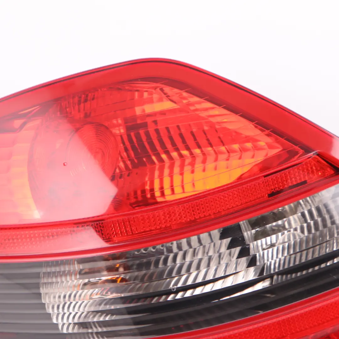 Mercedes SLK R171 Feu arrière gauche Garniture panneau lumineux - SKU A1718200564 - Numéro de pièce A1718200564