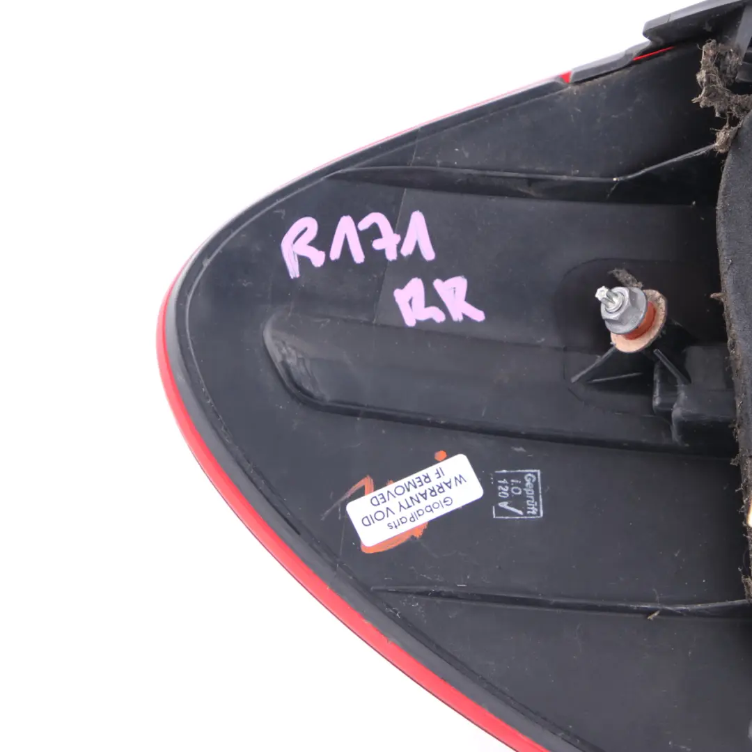 Rückleuchte Rechts Licht Seitenverkleidung für Mercedes SLK R171 mit Teilenummer A1718200664 Mercedes SLK R171 Rückleuchte Rechts Licht Seitenverkleidung - SKU A1718200664 - Teilenummer A1718200664