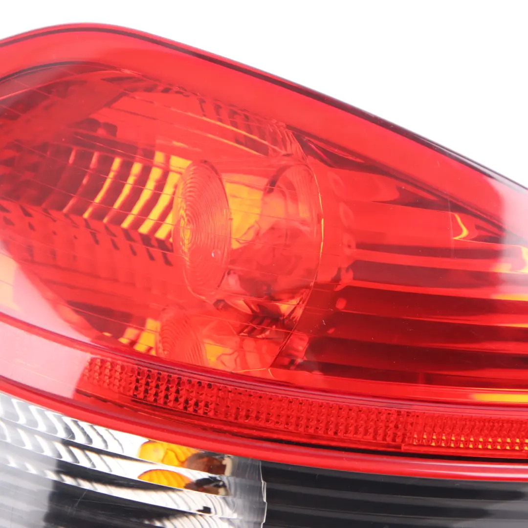 Luz Trasera Derecha Panel Lateral Embellecedor para Mercedes SLK R171 con número de pieza A1718200664 Mercedes SLK R171 Luz Trasera Derecha Panel Lateral Embellecedor - SKU A1718200664 - Número de pieza A1718200664