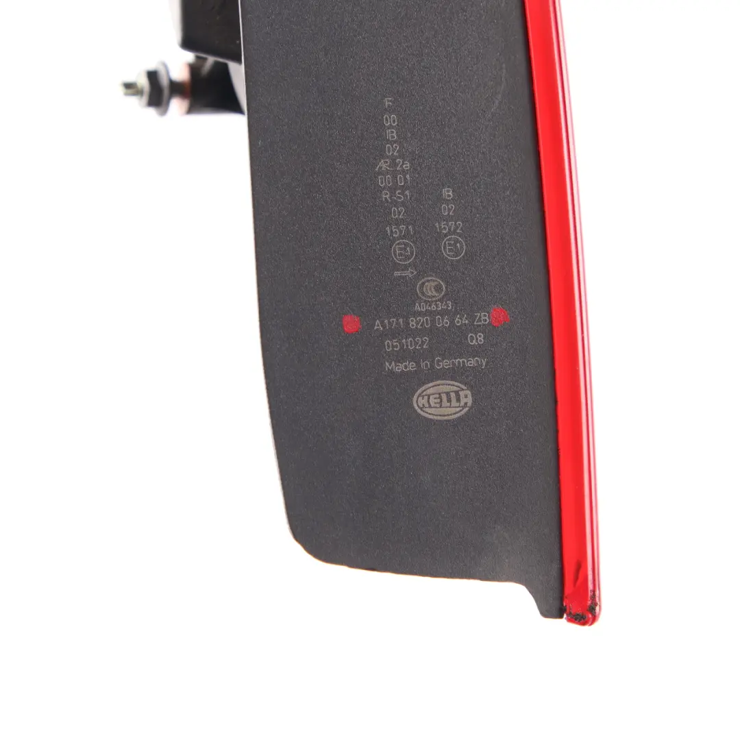 Feu Arrière Droit Panneau Latéral pour Mercedes SLK R171 à propos du numéro de pièce A1718200664 Mercedes SLK R171 Feu Arrière Droit Panneau Latéral - SKU A1718200664 - Numéro de pièce A1718200664