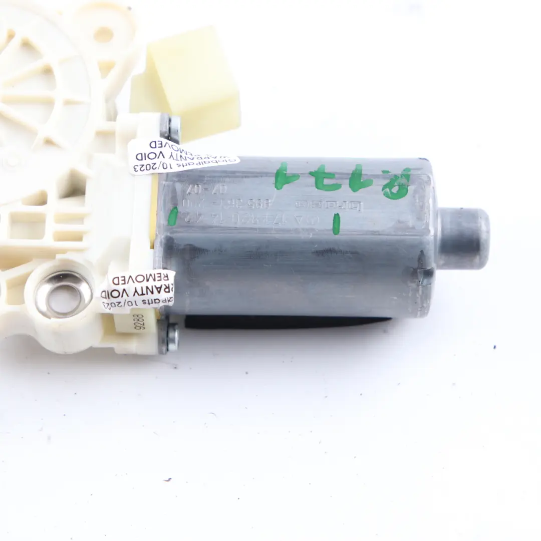 Lève-vitre Moteur Avant Droit Unité d'entraînement pour Mercedes SLK R171 à propos du numéro de pièce A1718201442 Mercedes SLK R171 Lève-vitre Moteur Avant Droit Unité d'entraînement - SKU A1718201442 - Numéro de pièce A1718201442