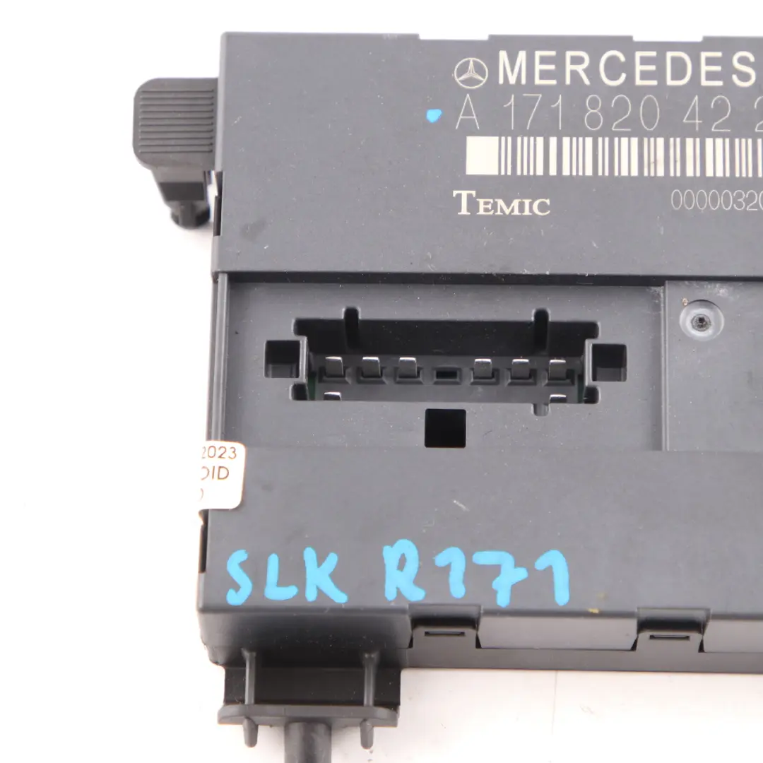 Module De Contrôle Du Toit ECU pour Mercedes R171 Cabriolet à propos du numéro de pièce A1718204226 Mercedes R171 Cabriolet Module De Contrôle Du Toit ECU - SKU A1718204226 - Numéro de pièce A1718204226