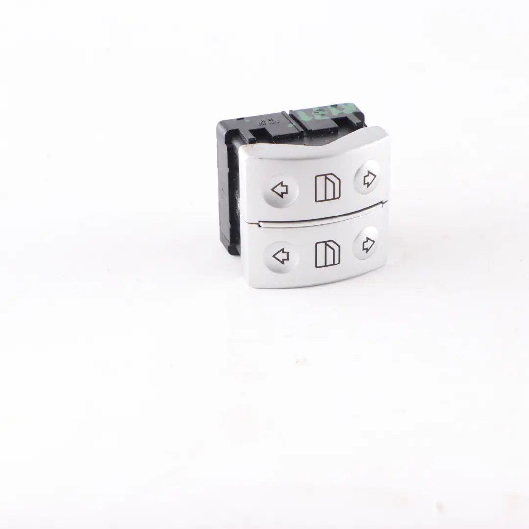 Interruttore alzacristalli lato guida Regolatore per Mercedes SLK R171 con numero di parte A1718205510 Mercedes SLK R171 Interruttore alzacristalli lato guida Regolatore - SKU A1718205510 - Numero di parte A1718205510