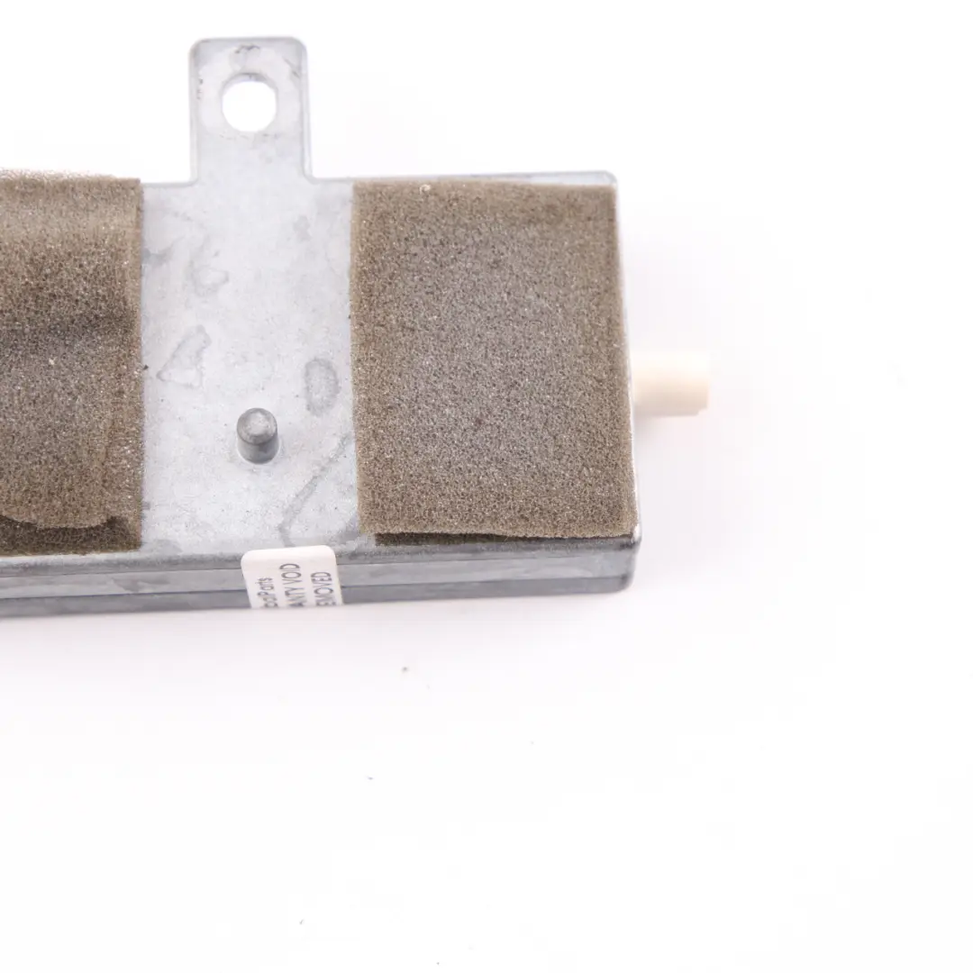 Unité contrôle l'amplificateur diversité l'antenne pour Mercedes SLK R171 à propos du numéro de pièce A1718205589 Mercedes SLK R171 Unité contrôle l'amplificateur diversité l'antenne - SKU A1718205589 - Numéro de pièce A1718205589