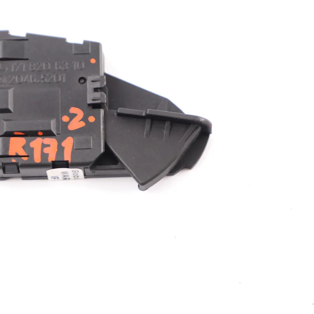 Heckklappe Kofferraumklappe Schaltereinheit für Mercedes SLK R171 mit Teilenummer A1718206310 Mercedes SLK R171 Heckklappe Kofferraumklappe Schaltereinheit - SKU A1718206310 - Teilenummer A1718206310