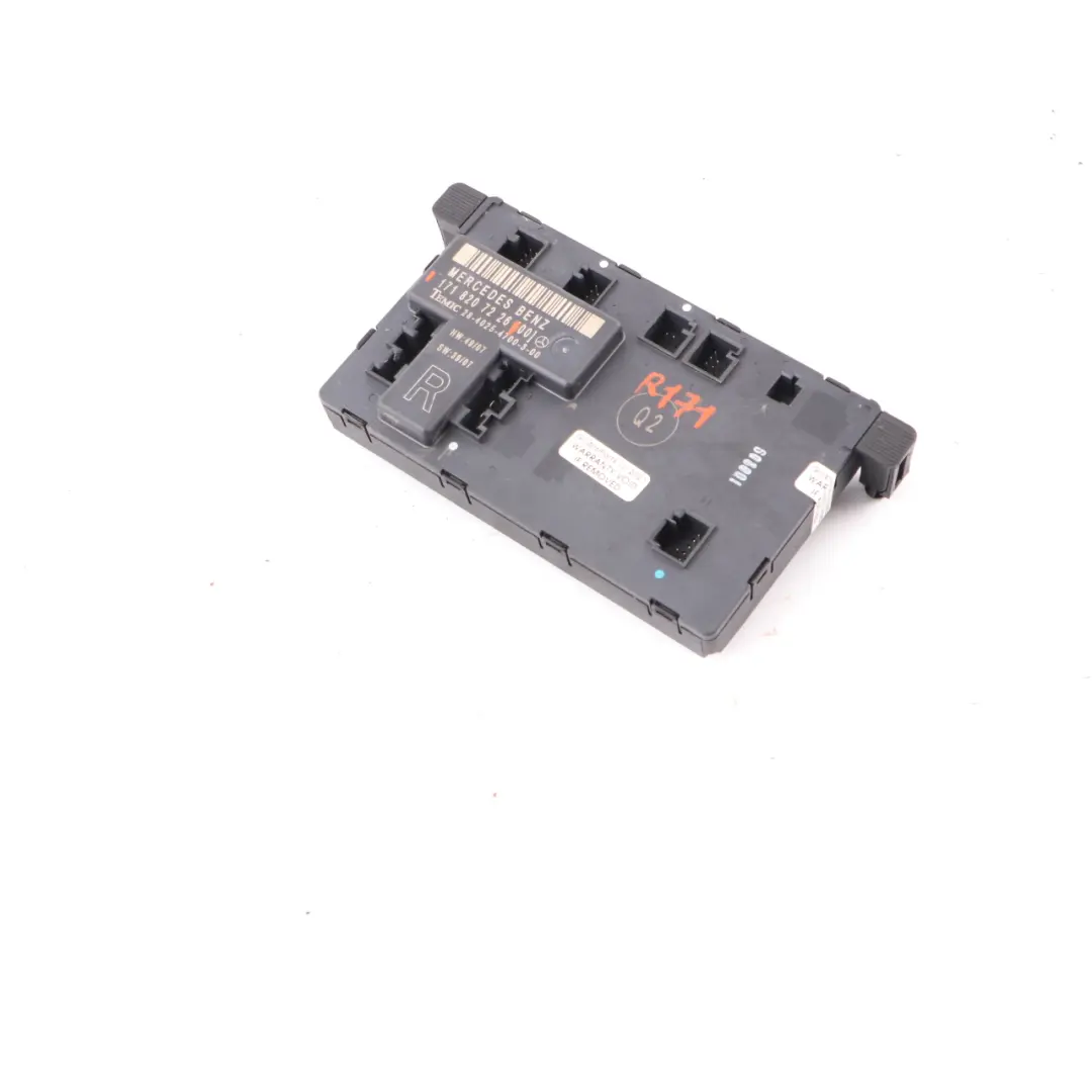Module de porte avant droit Unité de contrôle ECU pour Mercedes SLK R171 à propos du numéro de pièce A1718207226 Mercedes SLK R171 Module de porte avant droit Unité de contrôle ECU - SKU A1718207226 - Numéro de pièce A1718207226