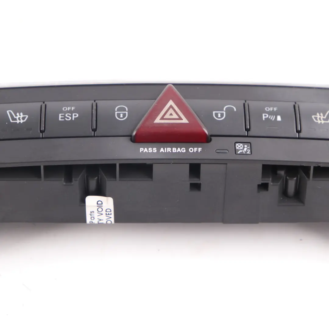 Schalterpanel Mittelkonsole ESP PDC Verriegelung für Mercedes SLK R171 mit Teilenummer A1718209410 Mercedes SLK R171 Schalterpanel Mittelkonsole ESP PDC Verriegelung - SKU A1718209410 - Teilenummer A1718209410