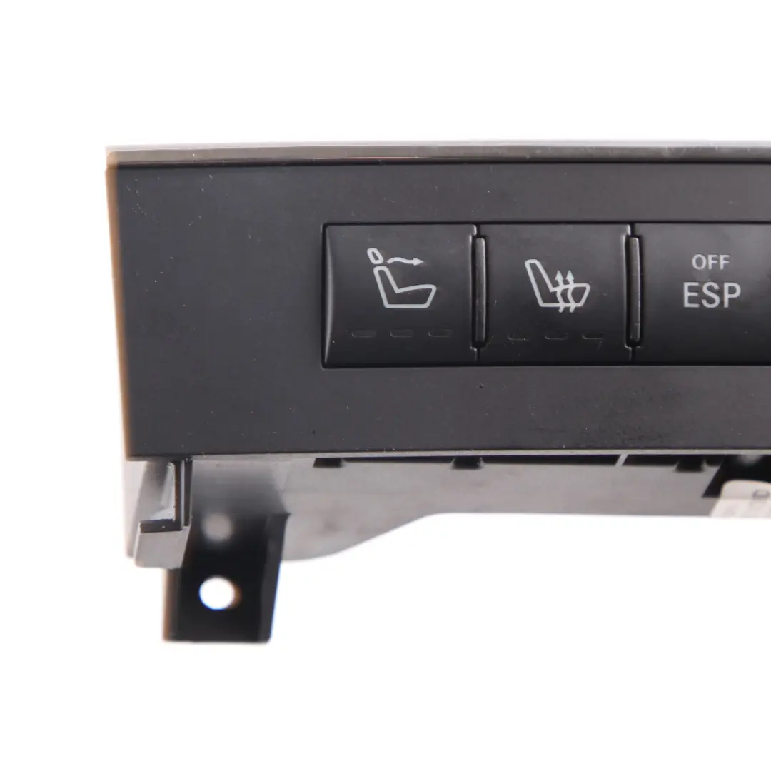Schalterpanel Mittelkonsole ESP PDC Verriegelung für Mercedes SLK R171 mit Teilenummer A1718209410 Mercedes SLK R171 Schalterpanel Mittelkonsole ESP PDC Verriegelung - SKU A1718209410 - Teilenummer A1718209410