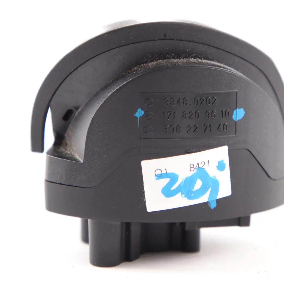 Interruttore al volante Mercedes R171 W203 Multifunzione Destra per con numero di parte A1718209610 Interruttore al volante Mercedes R171 W203 Multifunzione Destra - SKU A1718209610 - Numero di parte A1718209610