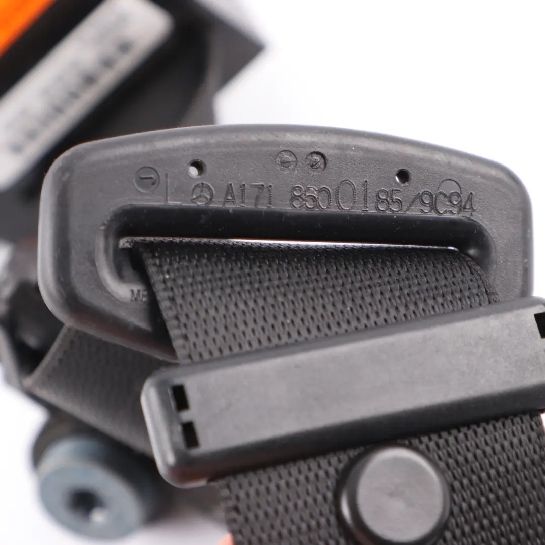Ceinture de sécurité passager avant gauche noire pour Mercedes R171 à propos du numéro de pièce A1718600185 Mercedes R171 Ceinture de sécurité passager avant gauche noire - SKU A1718600185 - Numéro de pièce A1718600185