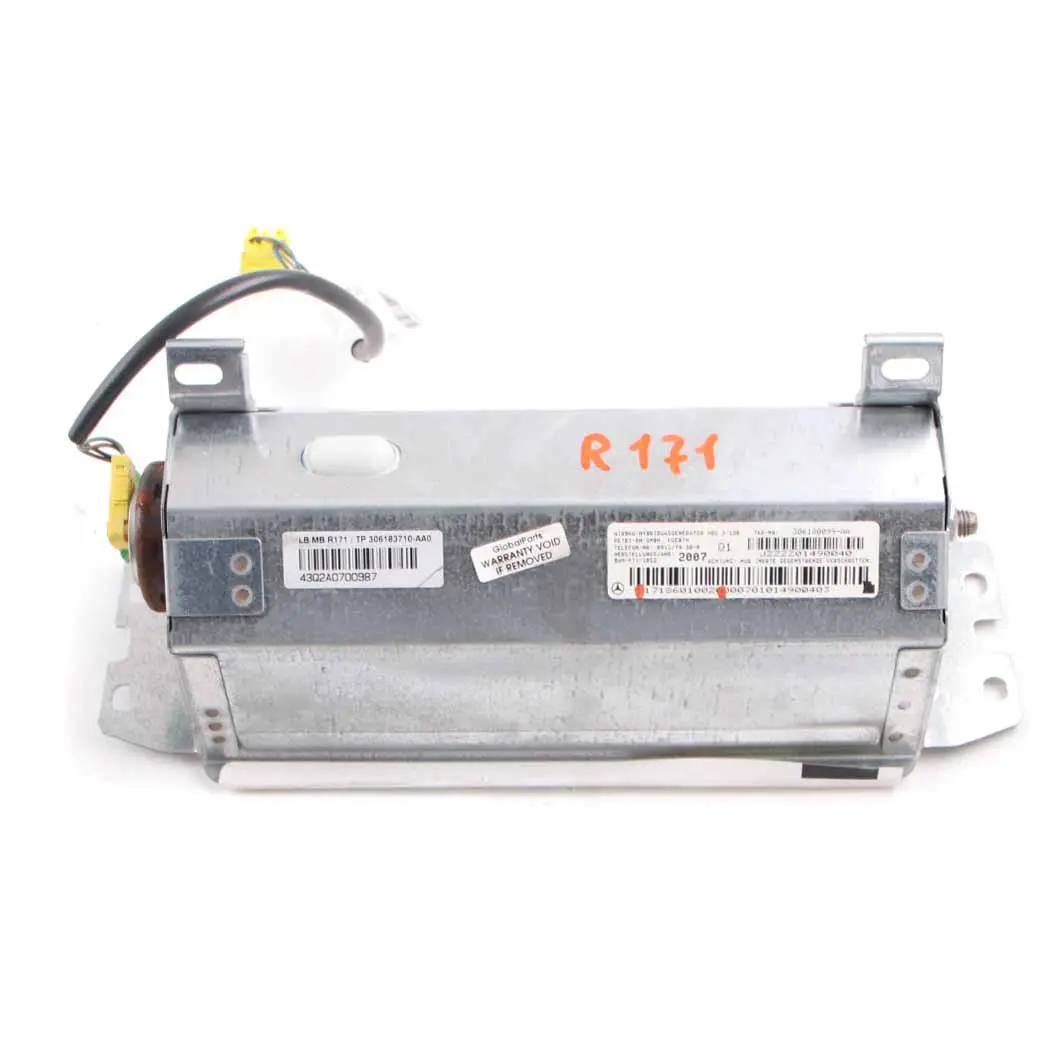 Airbag côté passager frontal du tableau de bord pour Mercedes SLK R171 à propos du numéro de pièce A1718601002 Mercedes SLK R171 Airbag côté passager frontal du tableau de bord - SKU A1718601002 - Numéro de pièce A1718601002