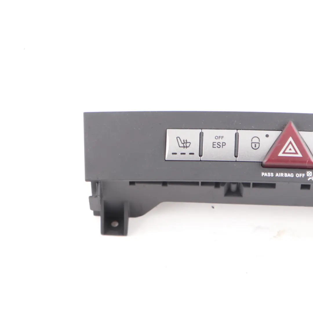 Schalter für die Warn Blinkanlage ESP Sitzheizung für Mercedes SLK R171 mit Teilenummer A1718700910 Mercedes SLK R171 Schalter für die Warn Blinkanlage ESP Sitzheizung - SKU A1718700910 - Teilenummer A1718700910