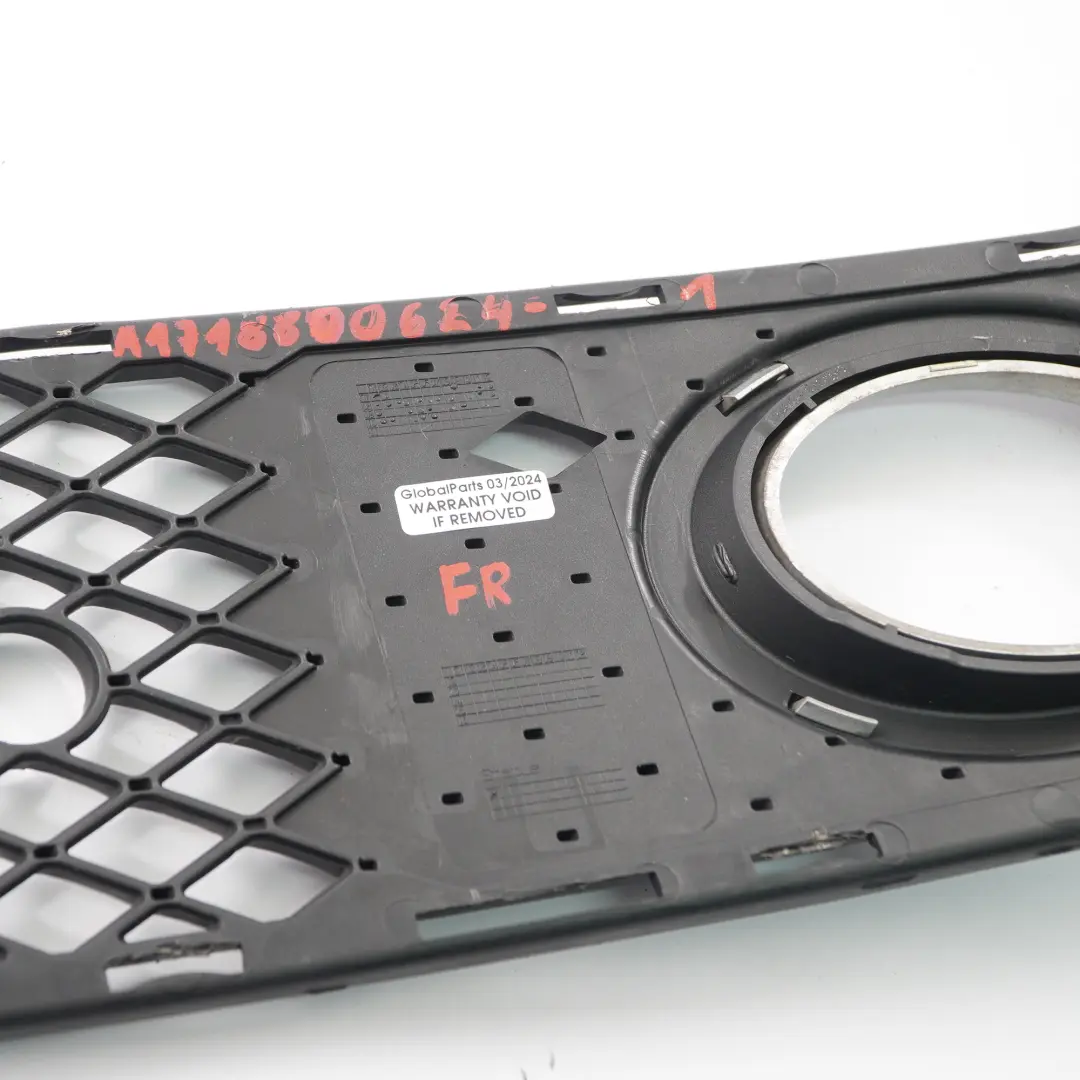 Mercedes SLK R171 Pare chocs avant Cache feux antibrouillard Grille A1718851223 - SKU A1718800624-1 - Numéro de pièce A1718800624