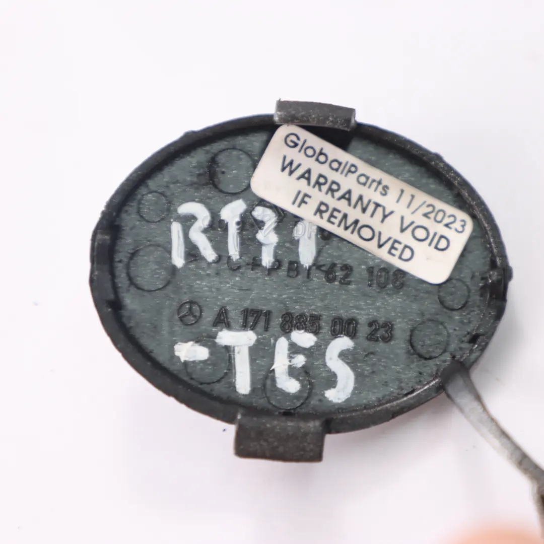 Parachoques trasero remolque cubierta ojo Plata 762 para Mercedes R171 con número de pieza A1718850023 Mercedes R171 Parachoques trasero remolque cubierta ojo Plata 762 - SKU A1718850023-TES - Número de pieza A1718850023