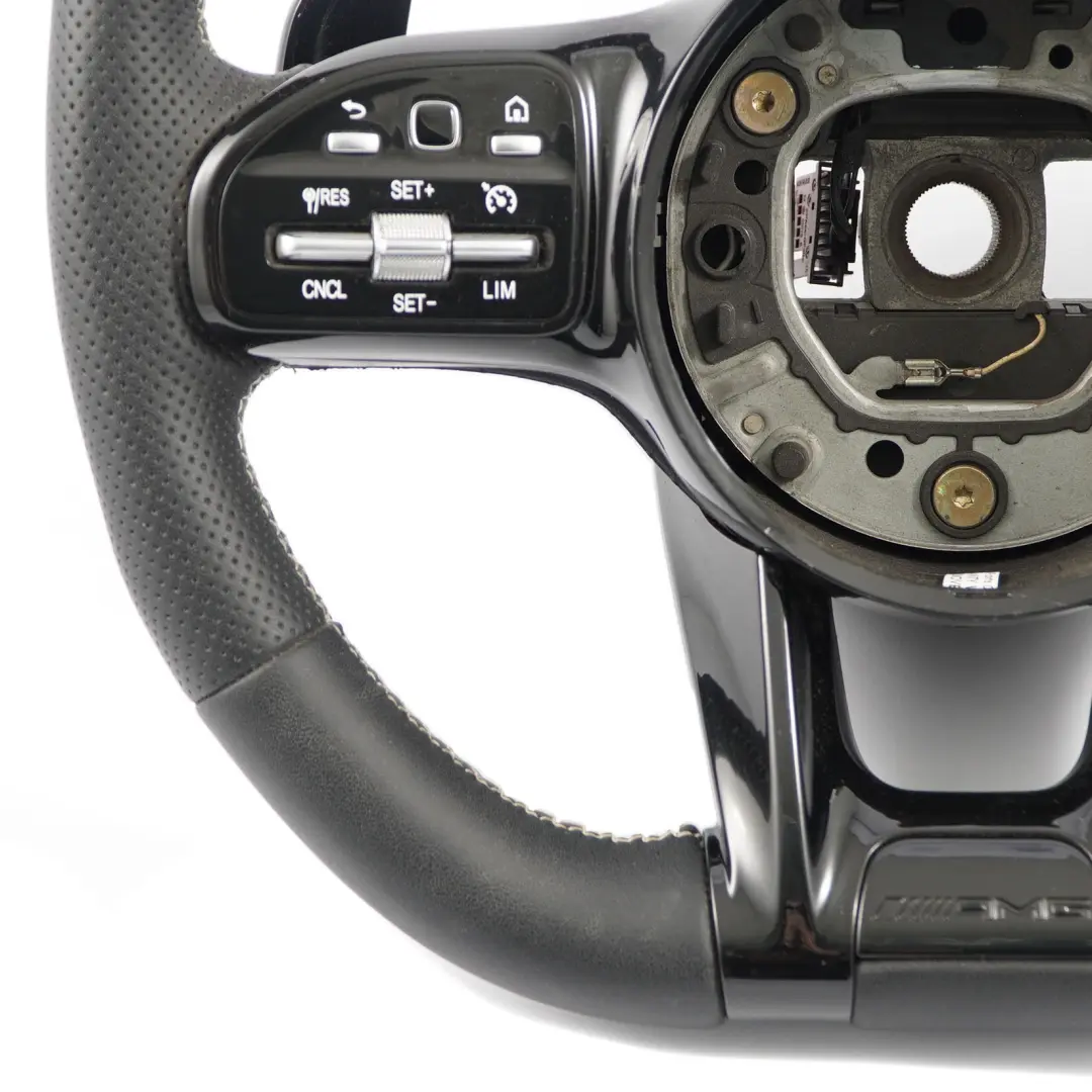 Volante Mercedes W204 C63 W212 E63 AMG Nero Pelle Sport Paddle Turno - SKU A1724601103-1 - Numero di parte A1724601103