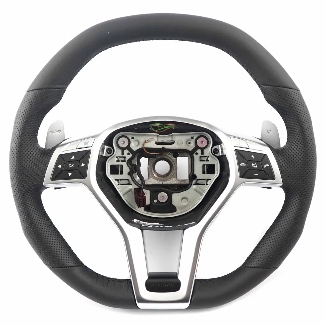 Volante Mercedes W204 C63 AMG W212 E63 NUOVO in pelle nera Sport Paddle Shift - SKU A1724604603-1 - Numero di parte A1724604603