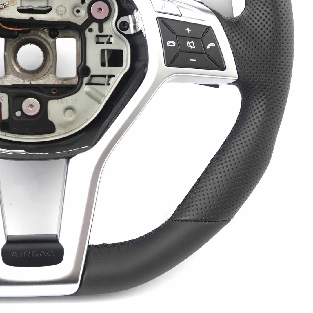 C63 AMG W212 E63 NUOVO in pelle nera Sport Paddle Shift per Volante Mercedes W204 con numero di parte A1724604603 Volante Mercedes W204 C63 AMG W212 E63 NUOVO in pelle nera Sport Paddle Shift - SKU A1724604603-1 - Numero di parte A1724604603