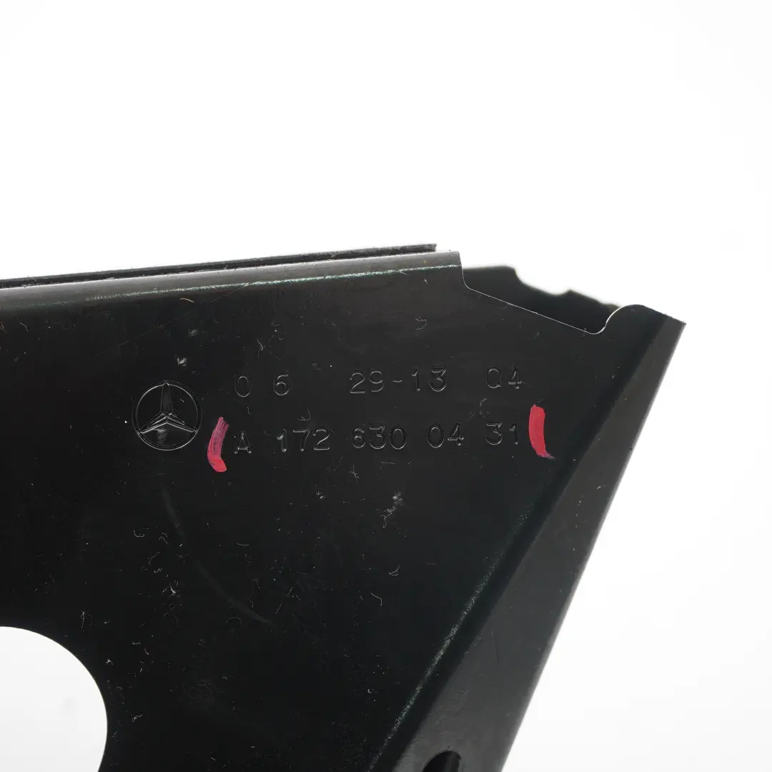 Support fixation pour coffre à bagages droit pour Mercedes SLK R172 à propos du numéro de pièce A1726300431 Mercedes SLK R172 Support fixation pour coffre à bagages droit - SKU A1726300431 - Numéro de pièce A1726300431