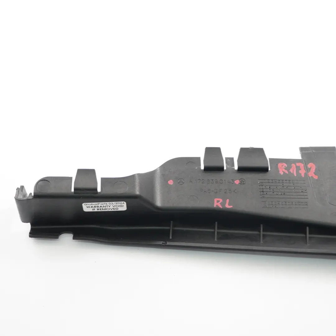 Fenêtre latérale arrière gauche Support pour Mercedes SLK R172 Roadster à propos du numéro de pièce A1726390143 Mercedes SLK R172 Roadster Fenêtre latérale arrière gauche Support - SKU A1726390143 - Numéro de pièce A1726390143