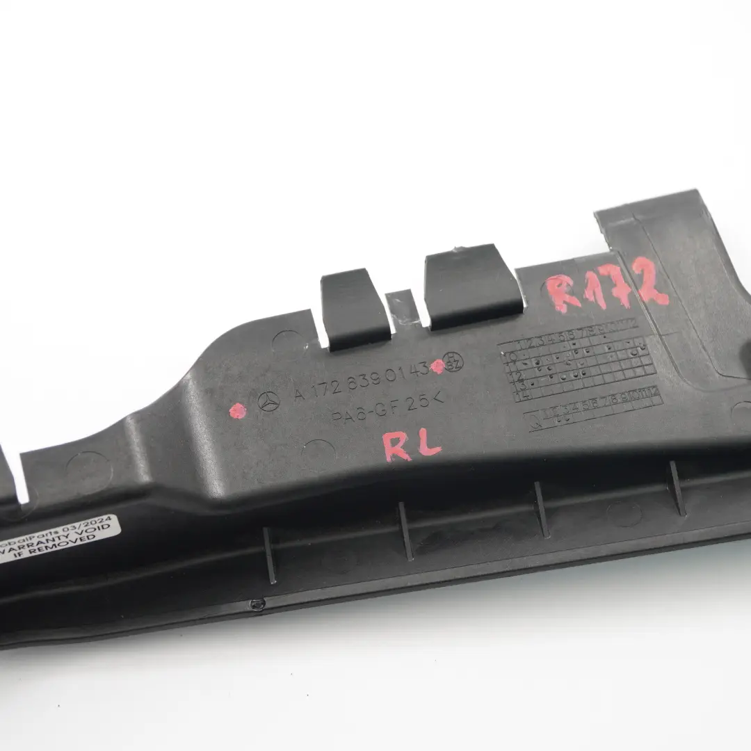 Fenêtre latérale arrière gauche Support pour Mercedes SLK R172 Roadster à propos du numéro de pièce A1726390143 Mercedes SLK R172 Roadster Fenêtre latérale arrière gauche Support - SKU A1726390143 - Numéro de pièce A1726390143