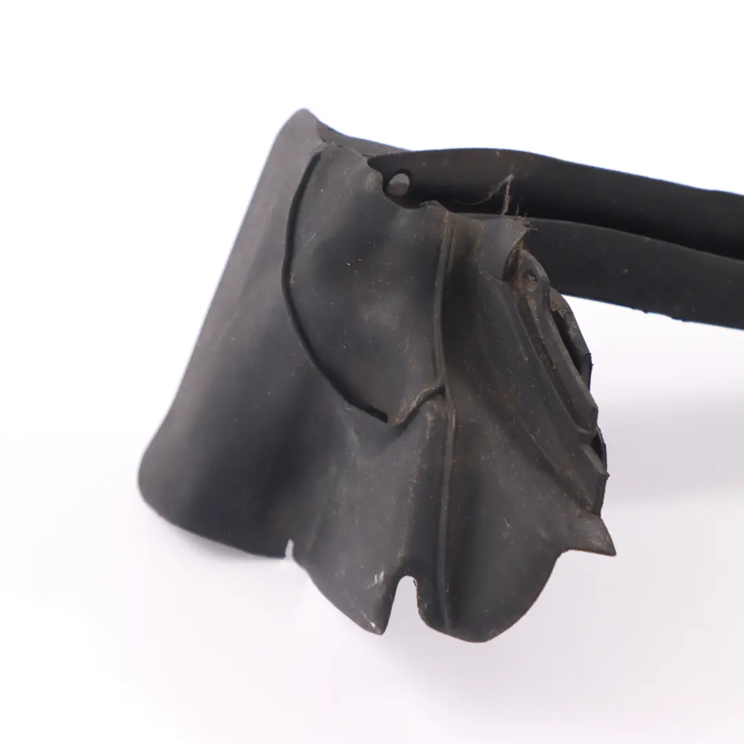 Striscia finestra posteriore sinistra Modanatura Guarnizione per Mercedes SLK R172 con numero di parte A1726700738 Mercedes SLK R172 Striscia finestra posteriore sinistra Modanatura Guarnizione - SKU A1726700738 - Numero di parte A1726700738