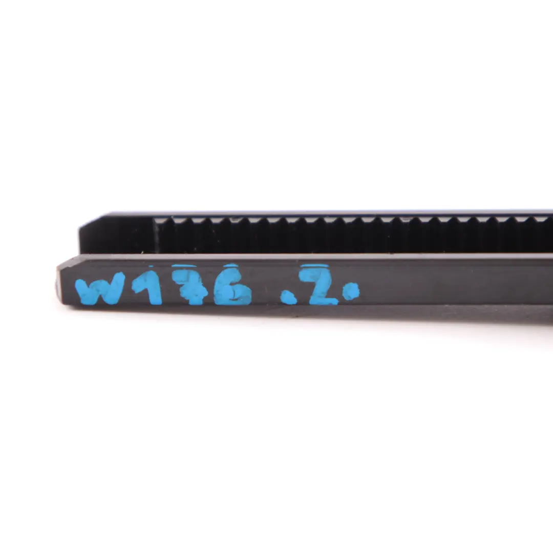 Amortyzator Schowka do Mercedes W204 o numerze A1726800026 Mercedes W204 Amortyzator Schowka - SKU A1726800026 - Numer Części A1726800026