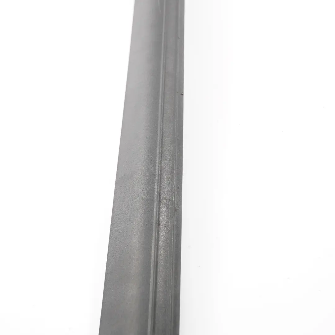 Einstiegs abdeckung vorne links Stufen platte für Mercedes SLK R172 mit Teilenummer A1726800135 Mercedes SLK R172 Einstiegs abdeckung vorne links Stufen platte - SKU A1726800135 - Teilenummer A1726800135