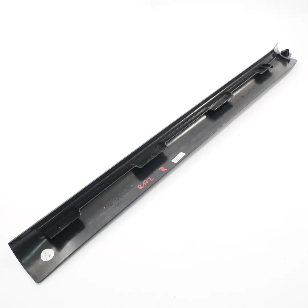 Einstiegs abdeckung vorne links Stufen platte für Mercedes SLK R172 mit Teilenummer A1726800135 Mercedes SLK R172 Einstiegs abdeckung vorne links Stufen platte - SKU A1726800135 - Teilenummer A1726800135