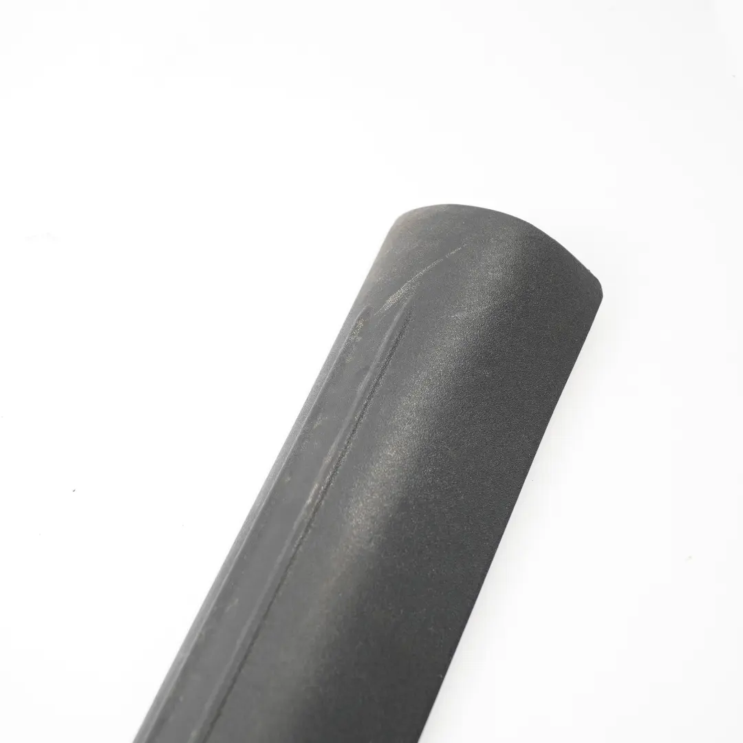 Embellecedor Tapa Escalón Delantero Izquierdo para Mercedes SLK R172 con número de pieza A1726800135 Mercedes SLK R172 Embellecedor Tapa Escalón Delantero Izquierdo - SKU A1726800135 - Número de pieza A1726800135