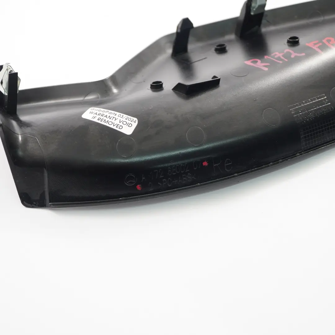 Osłona Boczna Pokrywa Deski Prawa Czarna do Mercedes SLK R172 o numerze A1726800207 Mercedes SLK R172 Osłona Boczna Pokrywa Deski Prawa Czarna - SKU A1726800207 - Numer Części A1726800207