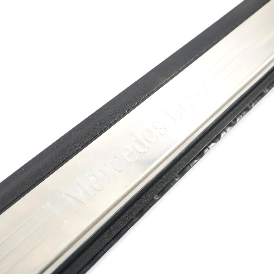 Türschweller links Trim Einstiegsstufe Abdeckung für Mercedes SLK R172 mit Teilenummer A1726800535 Mercedes SLK R172 Türschweller links Trim Einstiegsstufe Abdeckung - SKU A1726800535 - Teilenummer A1726800535