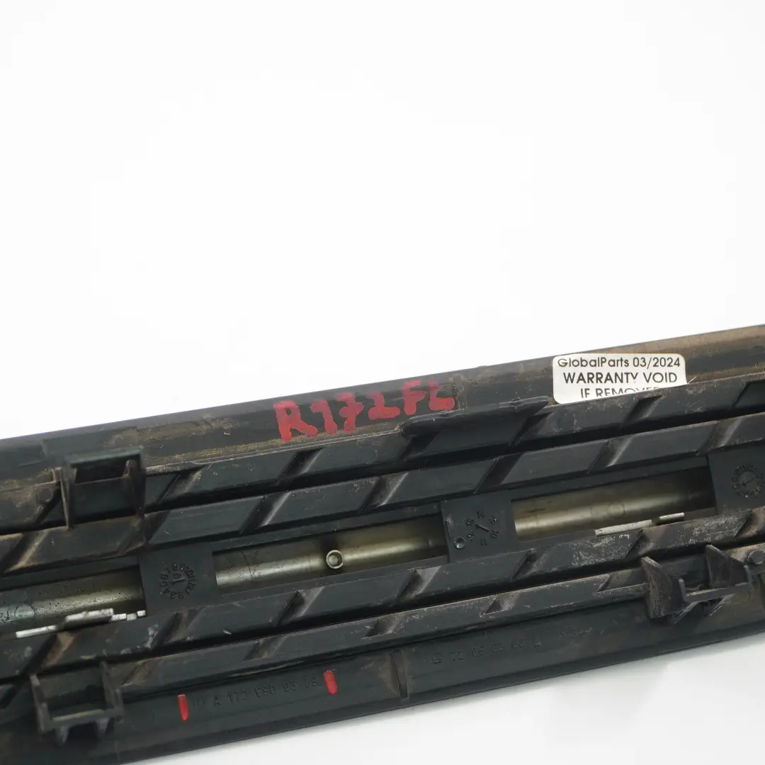 Parafango Griglia anteriore sinistra Modanatura per Mercedes SLK R172 con numero di parte A1726900379 Mercedes SLK R172 Parafango Griglia anteriore sinistra Modanatura - SKU A1726900379 - Numero di parte A1726900379