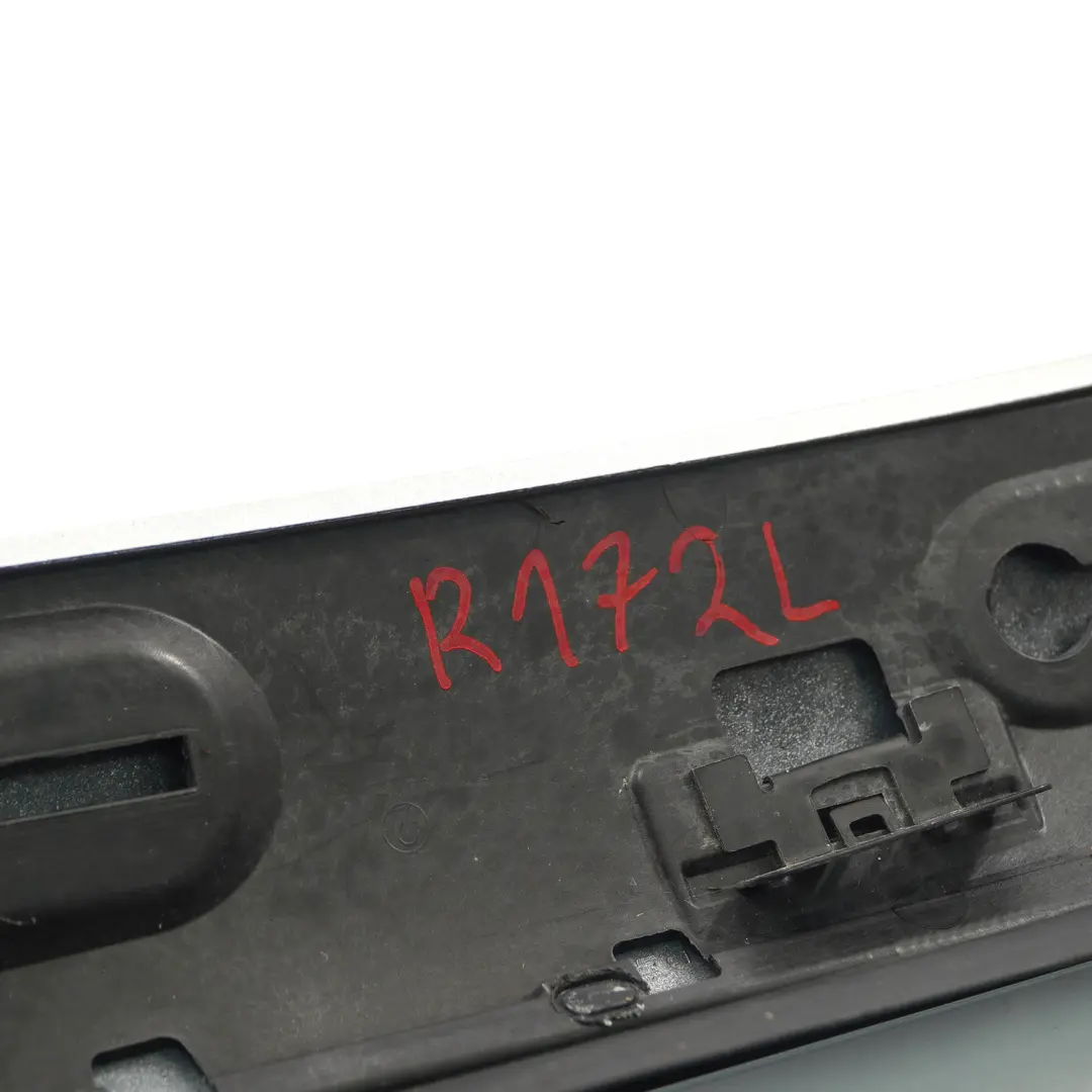 Außen A-Säulenabdeckung links Iridium Silber für Mercedes SLK R172 mit Teilenummer A1726900387 Mercedes SLK R172 Außen A-Säulenabdeckung links Iridium Silber - SKU A1726900387-IRS - Teilenummer A1726900387