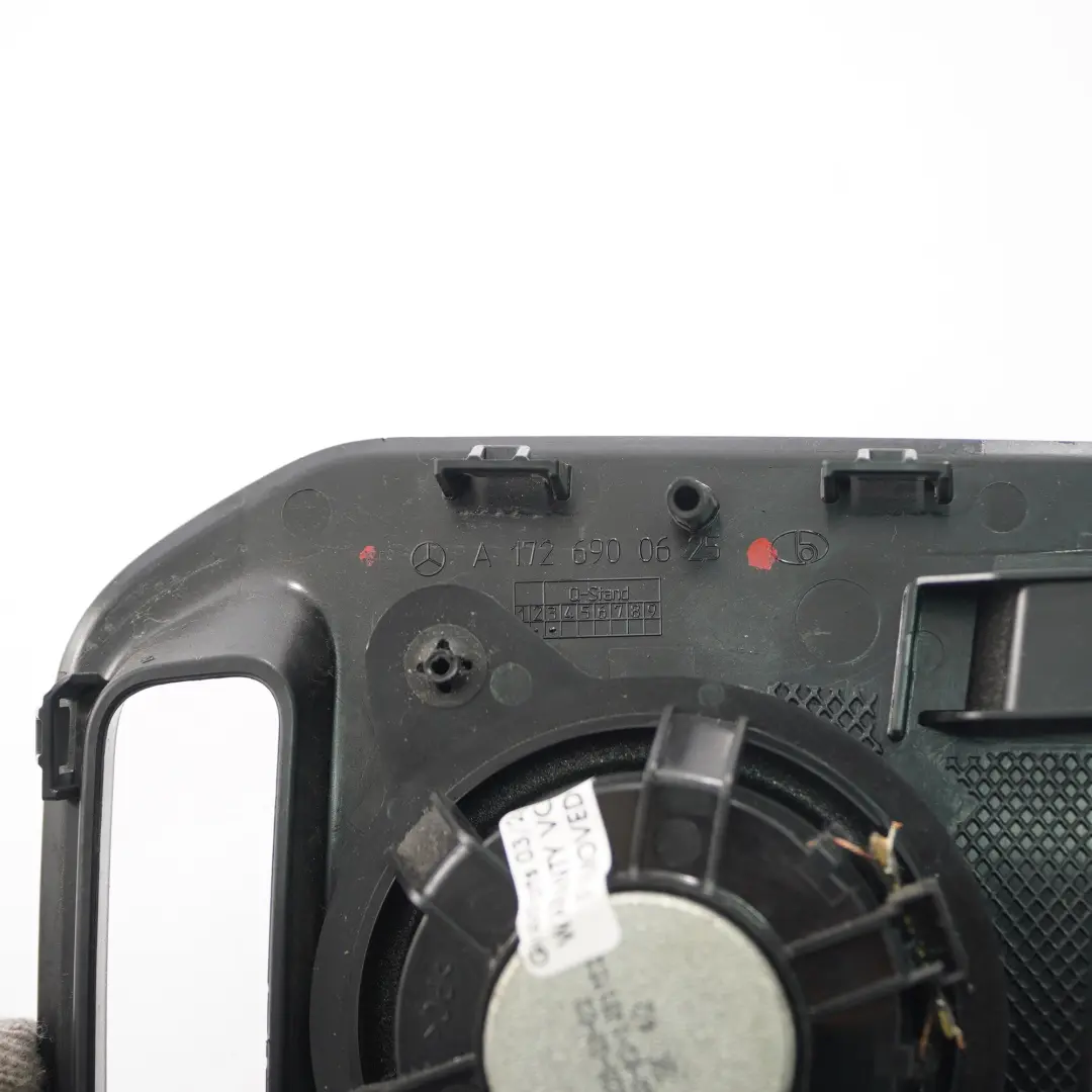 Haut parleur Couvercle Panneau arrière droit pour Mercedes SLK R172 à propos du numéro de pièce A1726900625 Mercedes SLK R172 Haut parleur Couvercle Panneau arrière droit - SKU A1726900625 - Numéro de pièce A1726900625