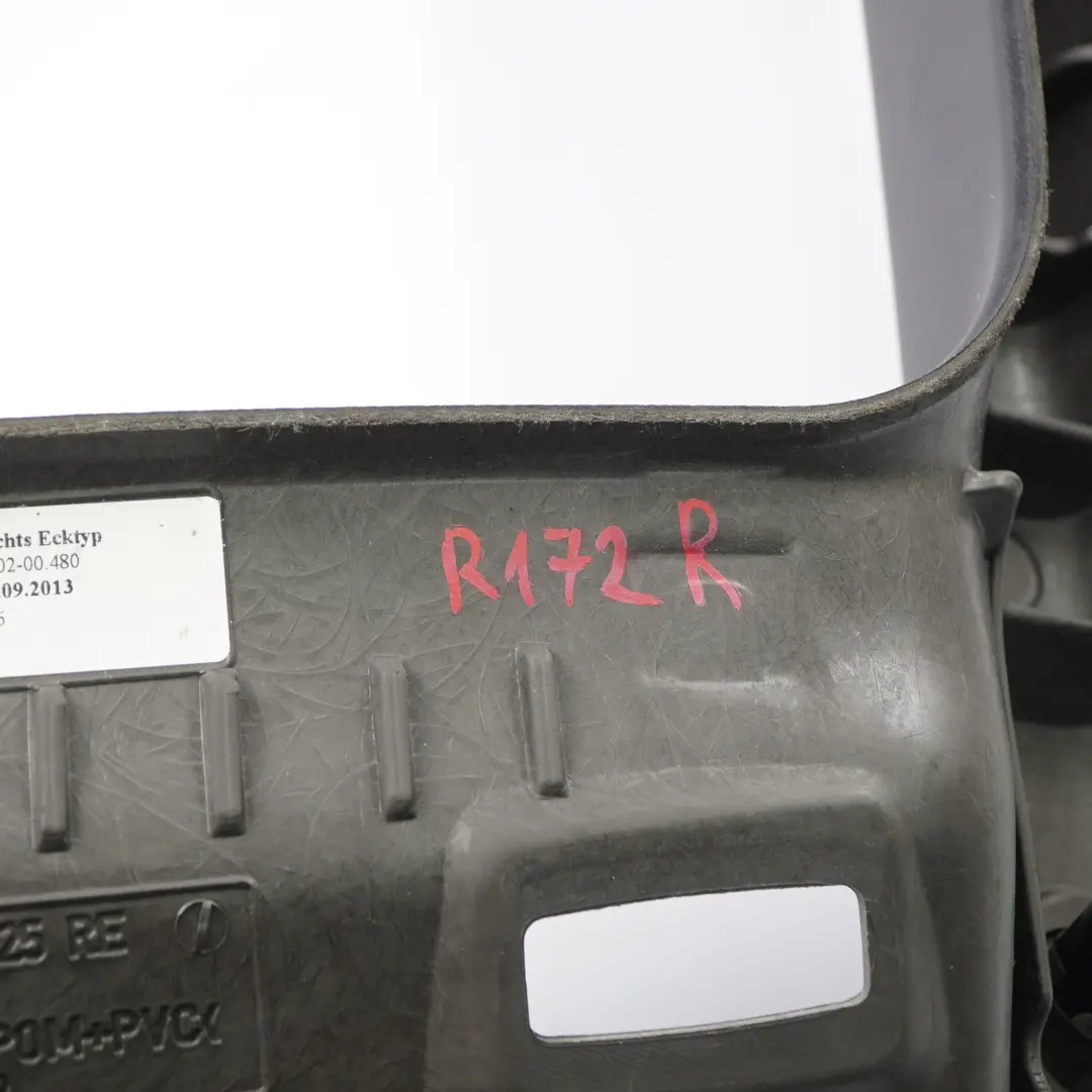 A-Pillar Interior Columna Tapa Derecha Negro para Mercedes SLK R172 con número de pieza A1726901625 Mercedes SLK R172 A-Pillar Interior Columna Tapa Derecha Negro - SKU A1726901625 - Número de pieza A1726901625