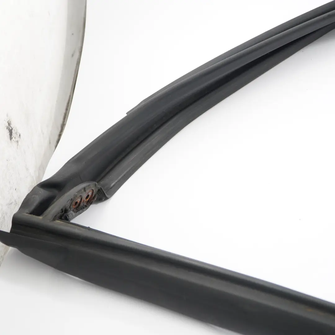 Pare-brise Joint d'étanchéité de toit Caoutchouc pour Mercedes SLK R172 à propos du numéro de pièce A1727200078 Mercedes SLK R172 Pare-brise Joint d'étanchéité de toit Caoutchouc - SKU A1727200078 - Numéro de pièce A1727200078