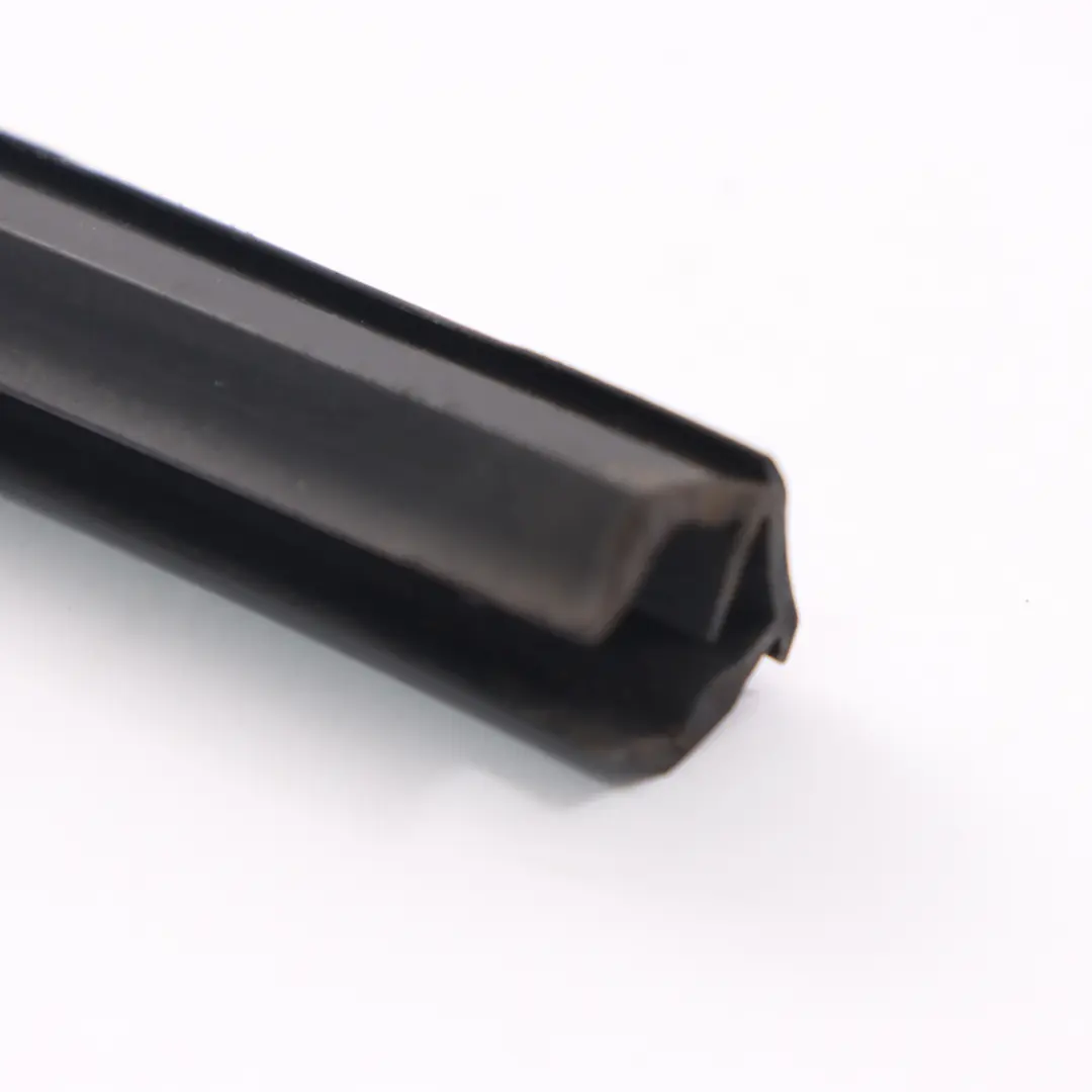 Junta de sellado de puerta delantera izquierda para Mercedes SLK R172 con número de pieza A1727200178 Mercedes SLK R172 Junta de sellado de puerta delantera izquierda - SKU A1727200178 - Número de pieza A1727200178