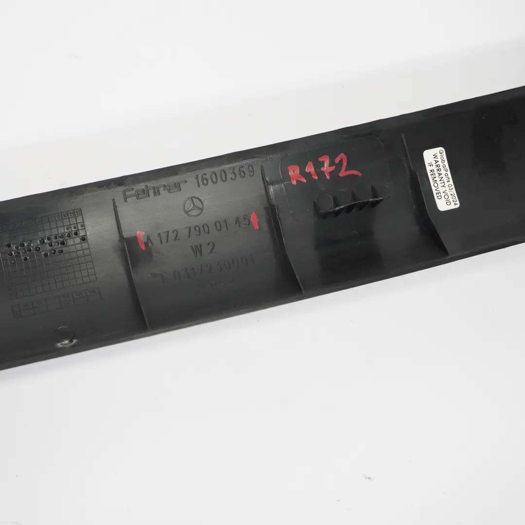 Rivestimento tetto Telaio del finestrino superiore per Mercedes SLK R172 con numero di parte A1727900145 Mercedes SLK R172 Rivestimento tetto Telaio del finestrino superiore - SKU A1727900145 - Numero di parte A1727900145